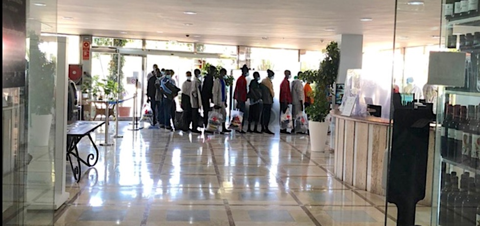 Imagen de archivo migrantes en un complejo turístico de Maspalomas.