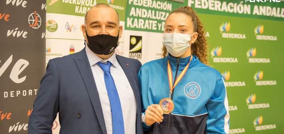 Indira Zuñiga junto a su entrenador Antonio Abrante | MASPALOMAS AHORA
