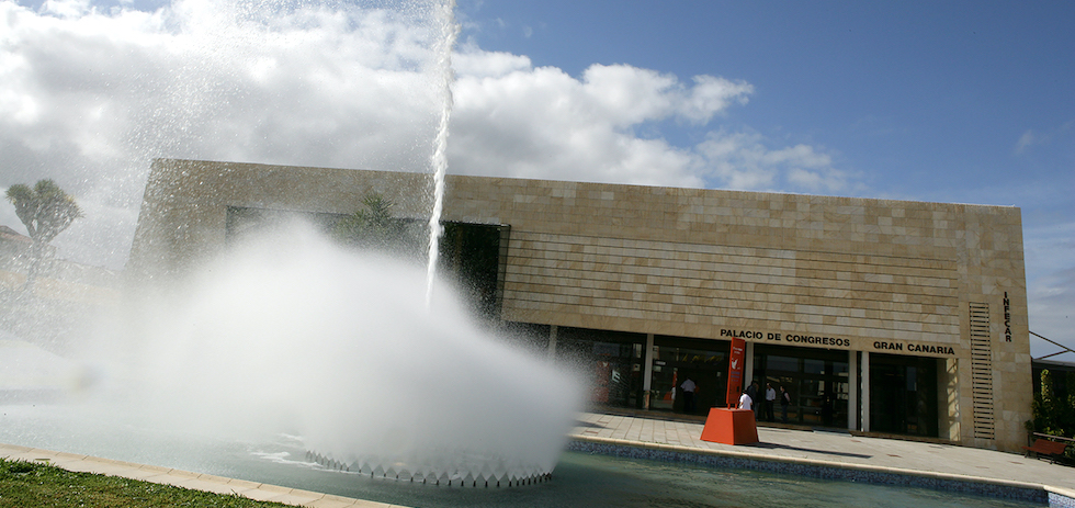 El Cabiproyecto y dirección faNuevo pabellón de Infecar. ACFI PRESS