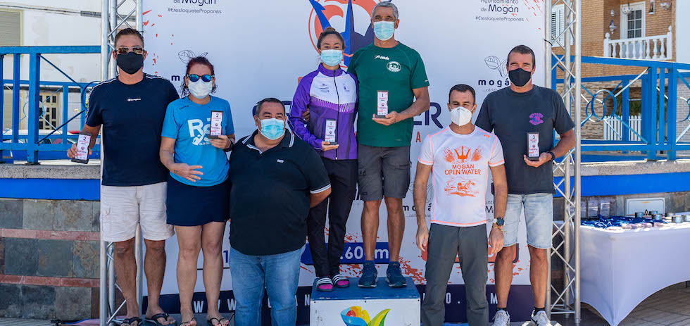 Podios masculino y femenino.