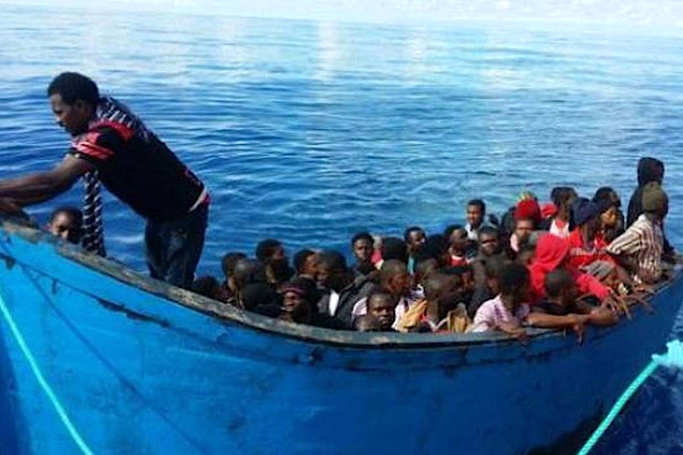 Imagen de una de las pateras rescatadas. |  Salvamento Marítimo