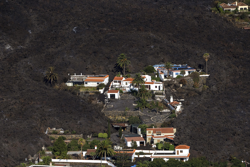 Casas atrapadas por la lava volcánica | Diario de La Palma