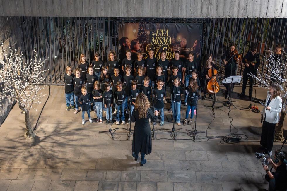 El Gobierno inaugura su belén institucional y presenta el villancico oficial de la Navidad 2025