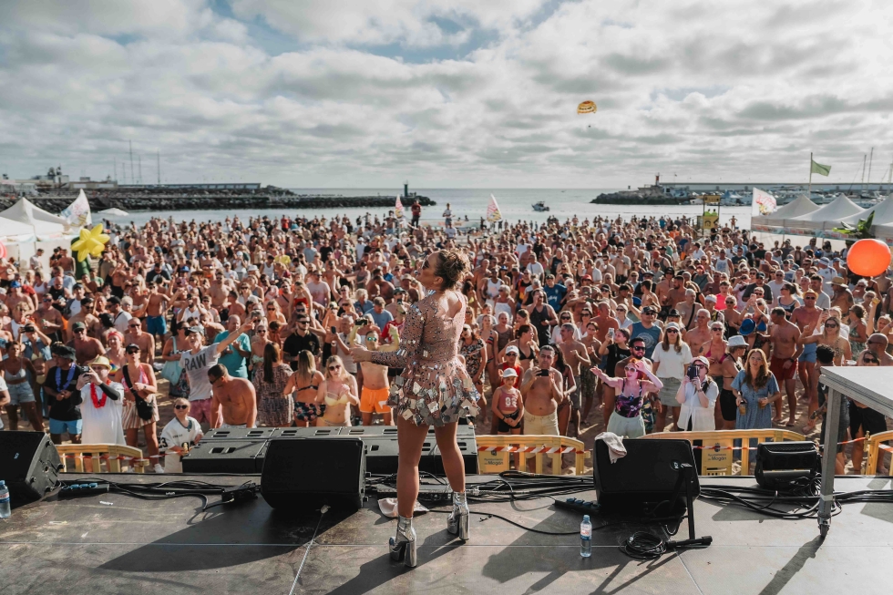 &ldquo;Adi&oacute;s, Hello!&rdquo;